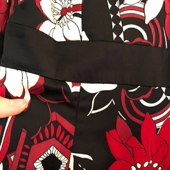 ANN TAYLOR Black Red White Multi Floral 3/4 Sleeve Knee Length Work Shift Dress - Picture 8 of 13
